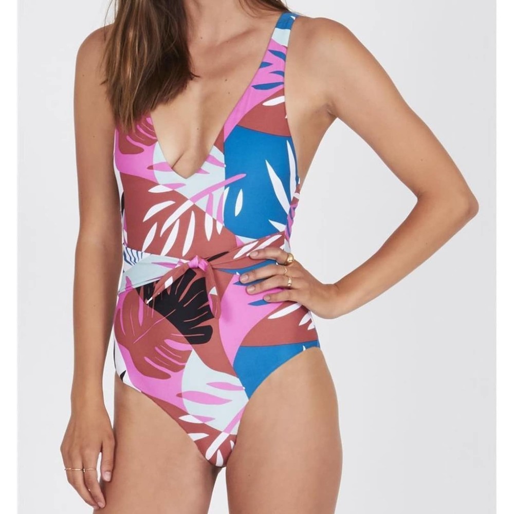 🌺AMUSE SOCIETY 🌺 // RAMSEY ONE PIECE